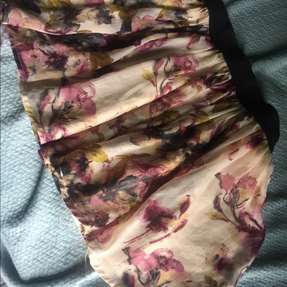 Ladies skirt - Picture 2 of 6